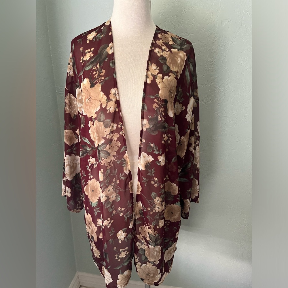 Audrey 3+ 1 floral kimono